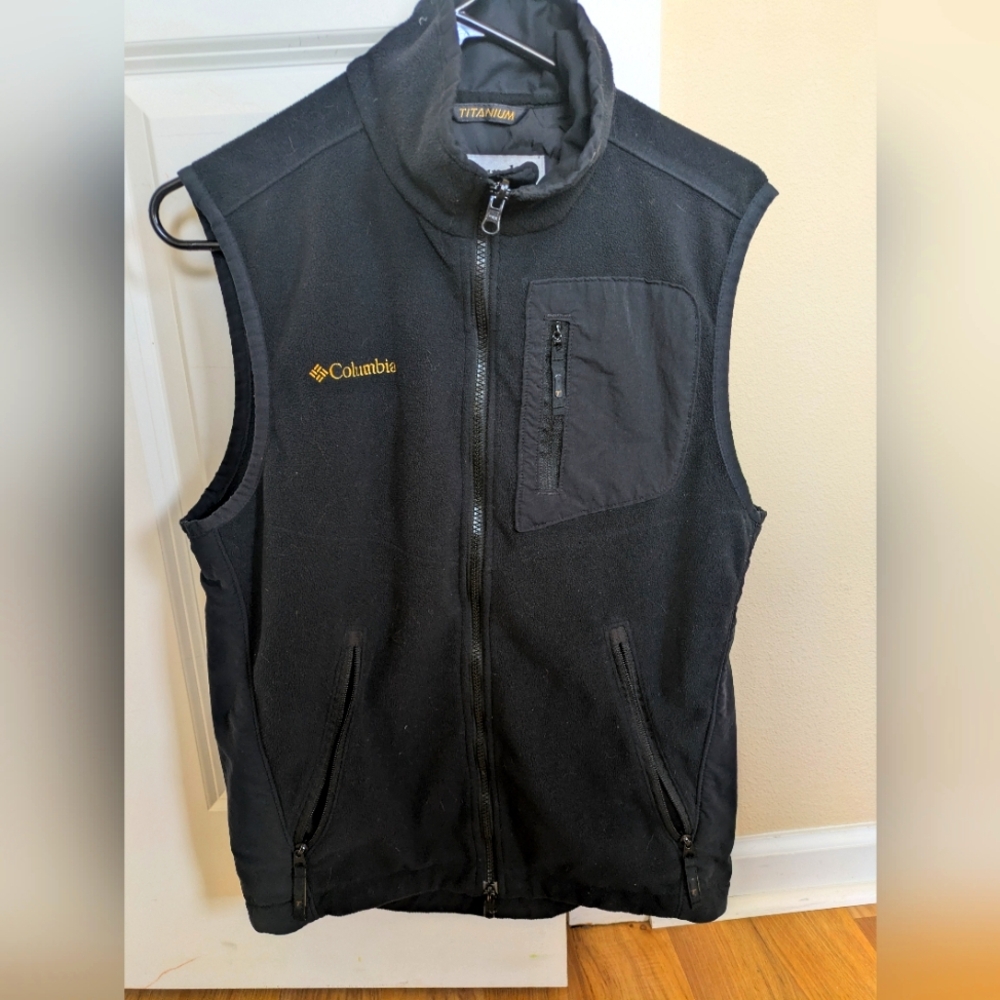 Columbia Black Vest with Gold Logo (S)